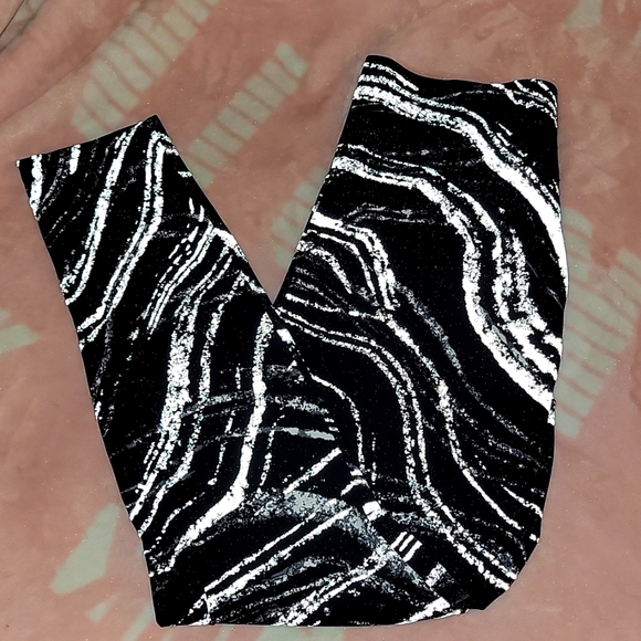 PINK Victoria's Secret Pants - VS Pink COMPRESSION V HIGH WAIST FULL LENGTH LEGGING